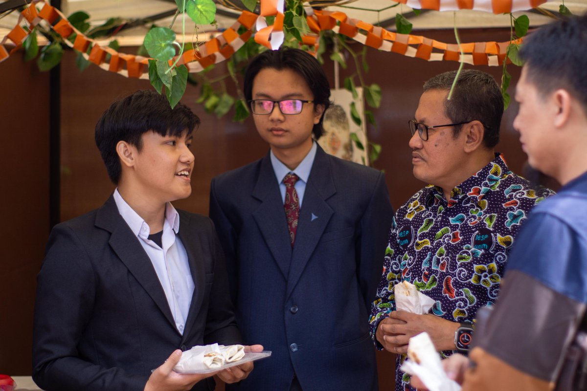 himahiumm's tweet photo. [ ATMOSPHERAL ]

Atmospheral Merupakan Praktikum dari Matakuliah Kajian Kawasan Dalam Hubungan Internasional (KKDHI). Bersama Lab HI UMM,Dan Prodi HI UMM serta Dukungan Dari Himahi UMM.Dikemas Dengan Festival Tahunan HI  yang Berisikan Stand Kawasan,Hingga Performence Kawasan. https://t.co/vQPKYlGOm4