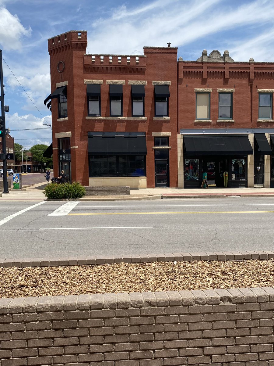 OxbowBender's tweet photo. @WeHaveWaysPod Cuzalina’s Drug Store was a popular spot to visit  for RAF pilots training at BFTS #6 in Ponca City, OK. https://t.co/1KCWKzhp87