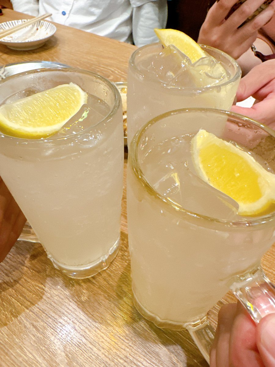 lemonox_pad's tweet photo. おひさー
#れものんさわーでかんぱ〜〜い
#れものんさわーで乾杯
#どれが正解か分からん https://t.co/uieiyUJrOH