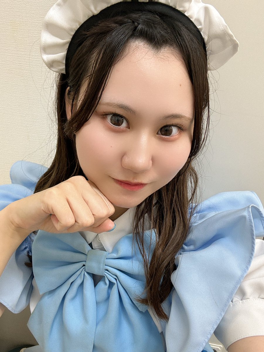 2024.7.6♡

おでこ出てるいいよね🥺👍🏻わかんの❕るのも自分のデコ出しに惹かれてる(՞ o̴̶̷̤  ̫ o̴̶̷̤ ՞)本日もご帰宅ありがとうございました🩵あちあちな中ご主人様お嬢様がご帰宅してくれて嬉しかった🥺チェキ撮ってくれたご主人様ありがとう!(´▽｀)お誕生日のご主人様おめでとう㊗️✨素敵な一年を🎶