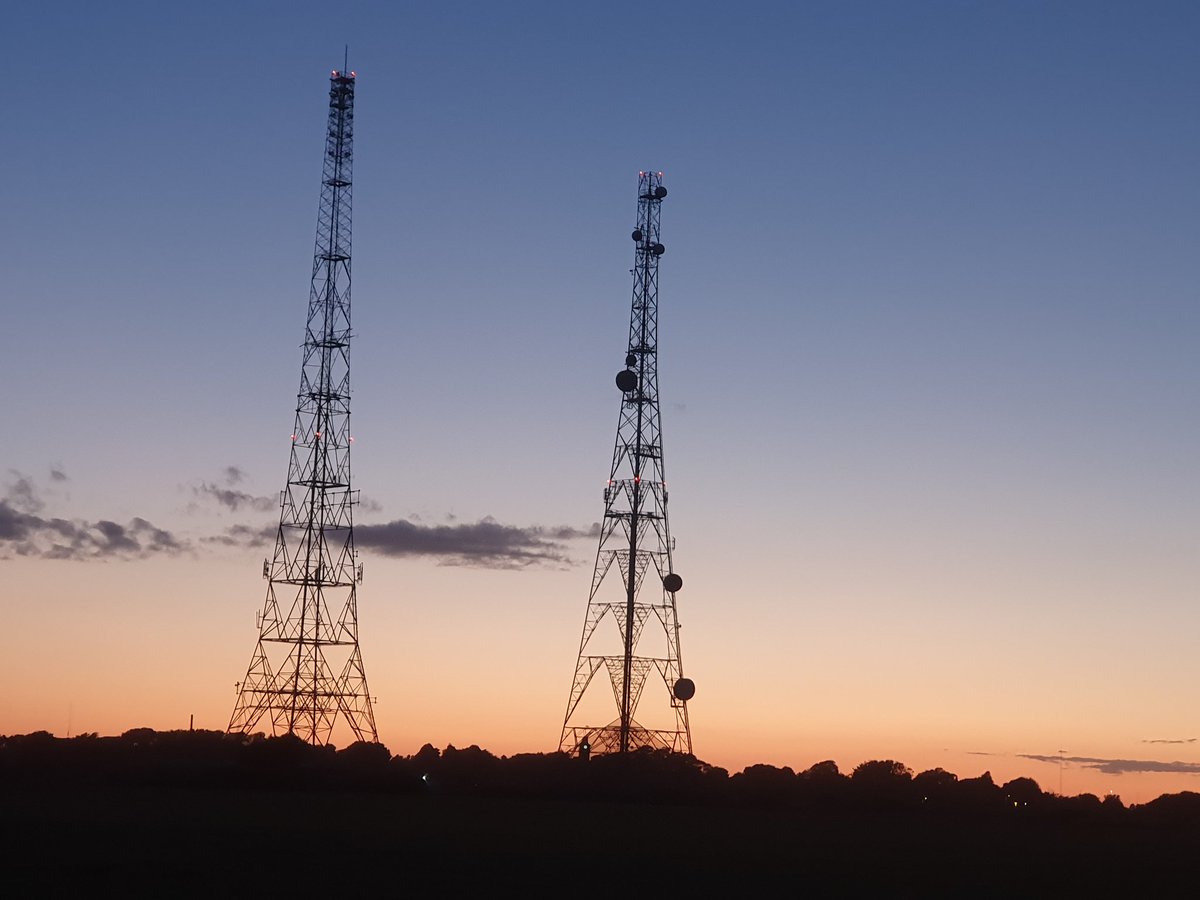 g1dfl_pete's tweet photo. Great fun in Dover G5LK/P #JO01 #RSGB #VHFNFD Contest. Why very few UK G stations on GHz in our national contest?? Nice EU #23cm contacts out to 900km. Scary weather with storm conditions, gusty winds, heavy rain and lightening. Thanks for QSOs! #1296Mhz #GHz_Bands #HamR https://t.co/pvrQRCoesn