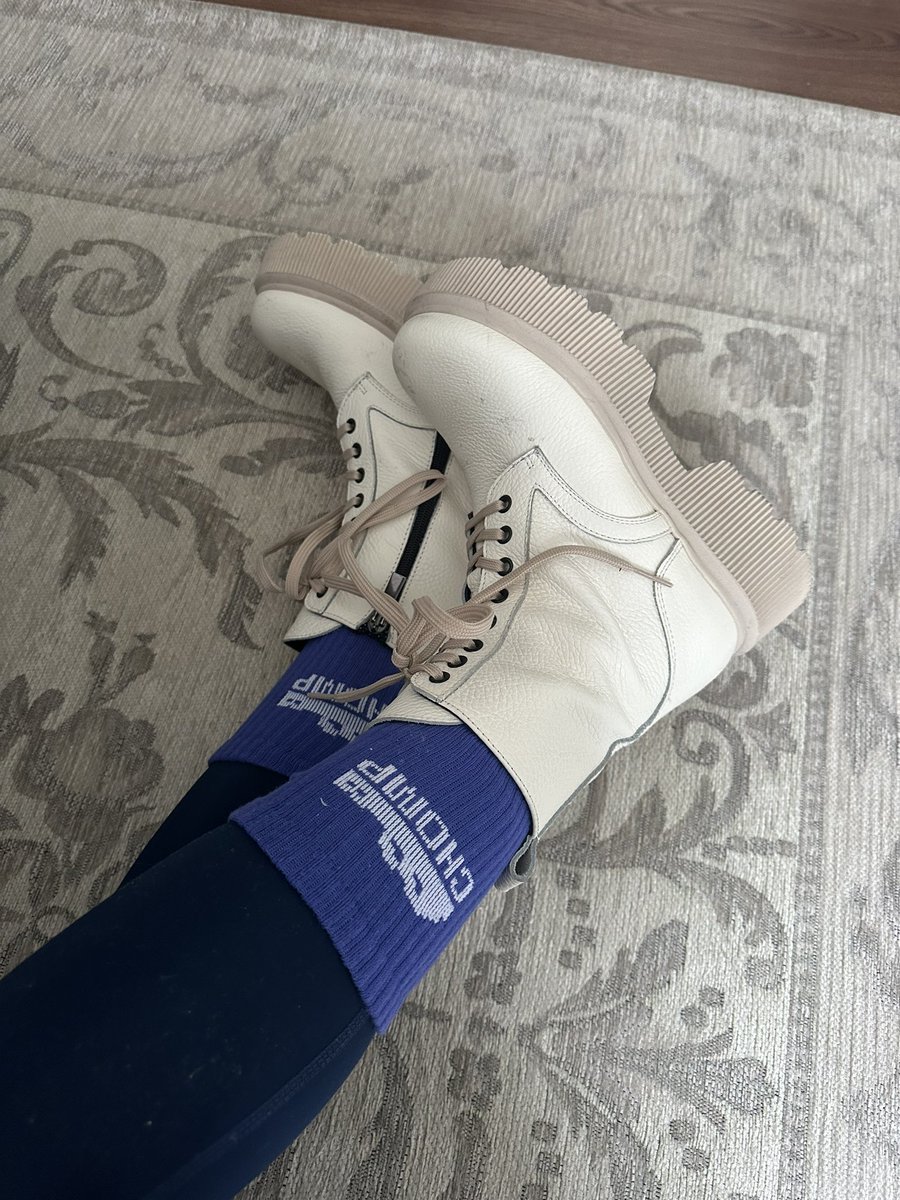 Got my rave boots and my <a href="/chompdotgames/">CHOMP</a> socks ready for EthCC 

Compliments of <a href="/KayZizzle/">KZ</a>