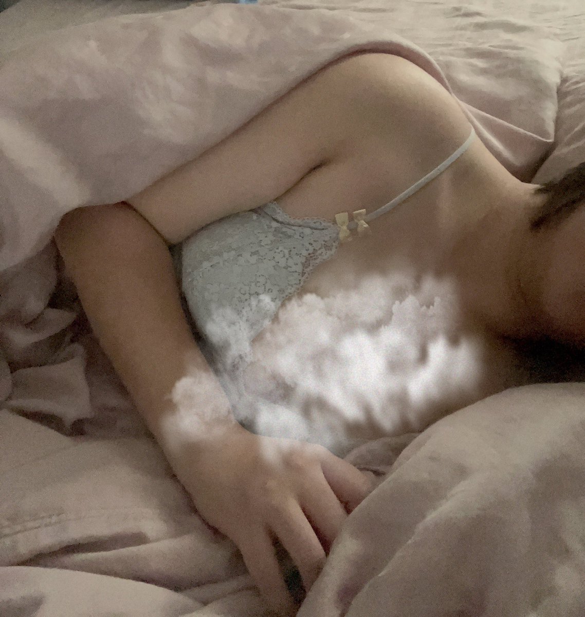 guishangshen01's tweet photo. 寶寶 
你說我是你遇過最特別的女生 
我猜我是特別好騙 https://t.co/qOlcpn8jdo
