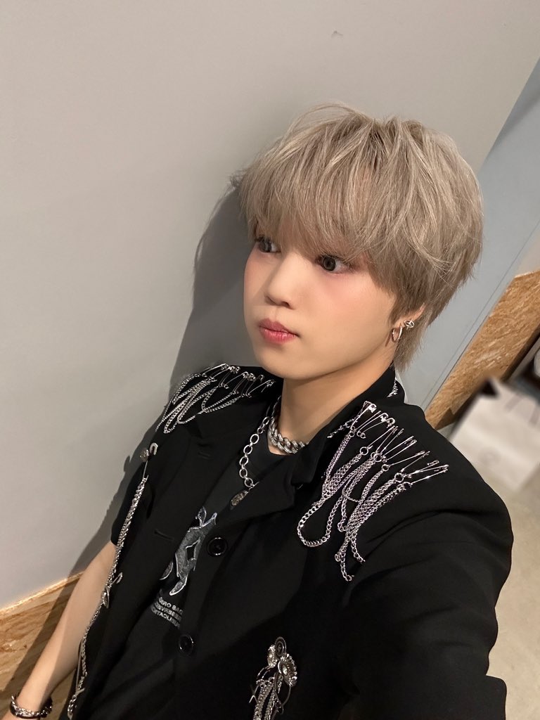 YOUNITE_twt's tweet photo. 유니즈 !!!!! 길게 말 안한다 !!! 항상 너무 고맙다 !!!!!
사랑한다 !!! 💗

#은호 #EUNHO https://t.co/wzpv8bbjvt