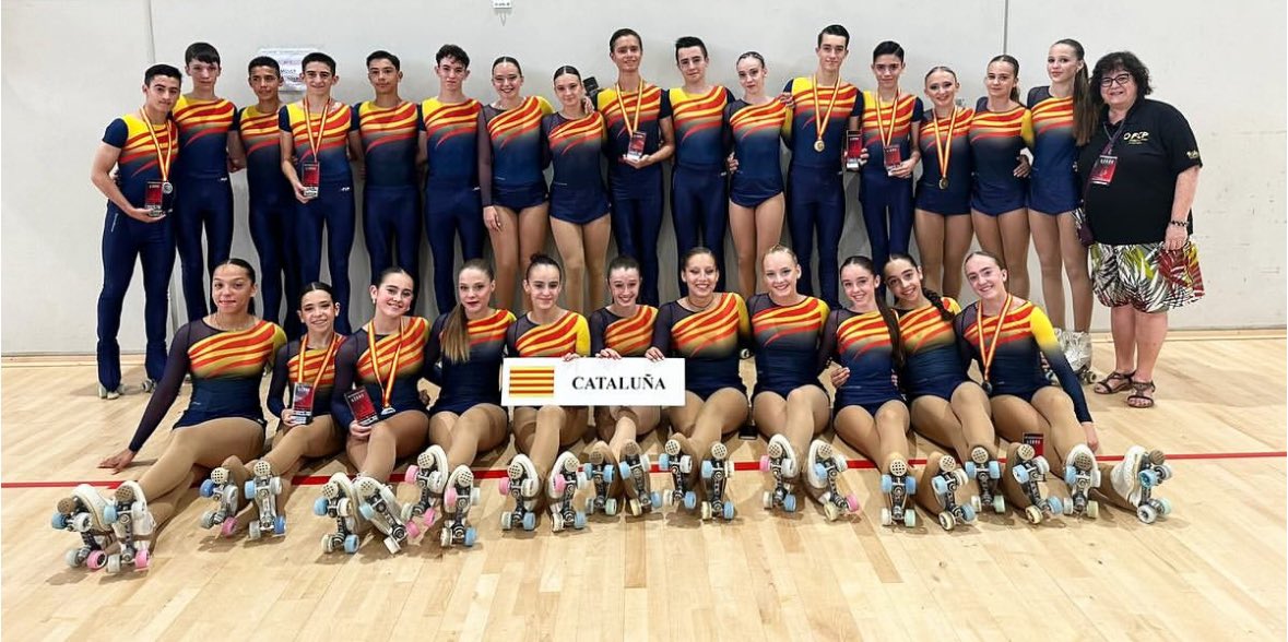 FCPatinatge's tweet image. [🛼] Catalunya, la fàbrica d’Espanya 🛠️⚙️🏭🏅
Pluja de medalles de l’artístic català en el campionat estatal de lliure, cadet, juvenil, júnior i sènior. #SomArtístic Som 💯
💯Enhorabona cracks !! 👏
📍Maria de Huerva-Saragossa
#esportcat @Skatidor