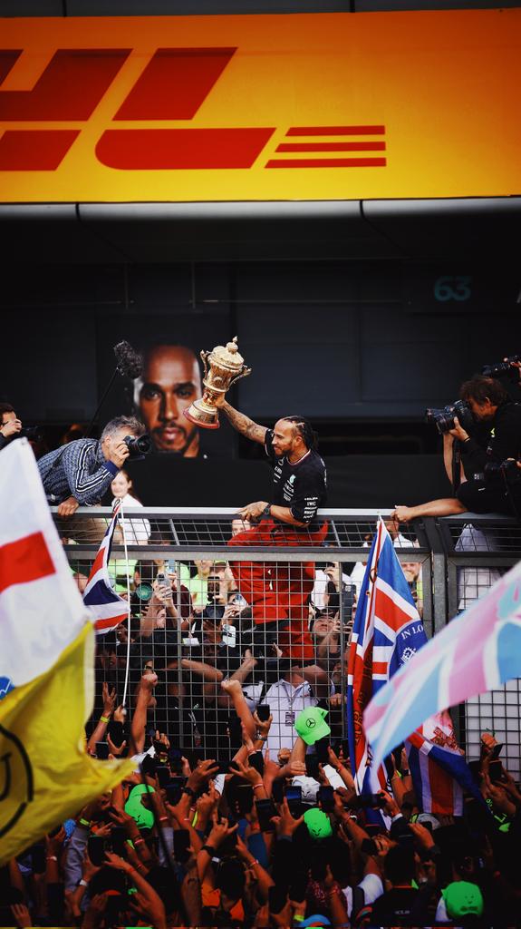 2oolan's tweet photo. Champ 👏🏆
@SilverstoneUK @LewisHamilton @F1 https://t.co/w6bVlzlYz5
