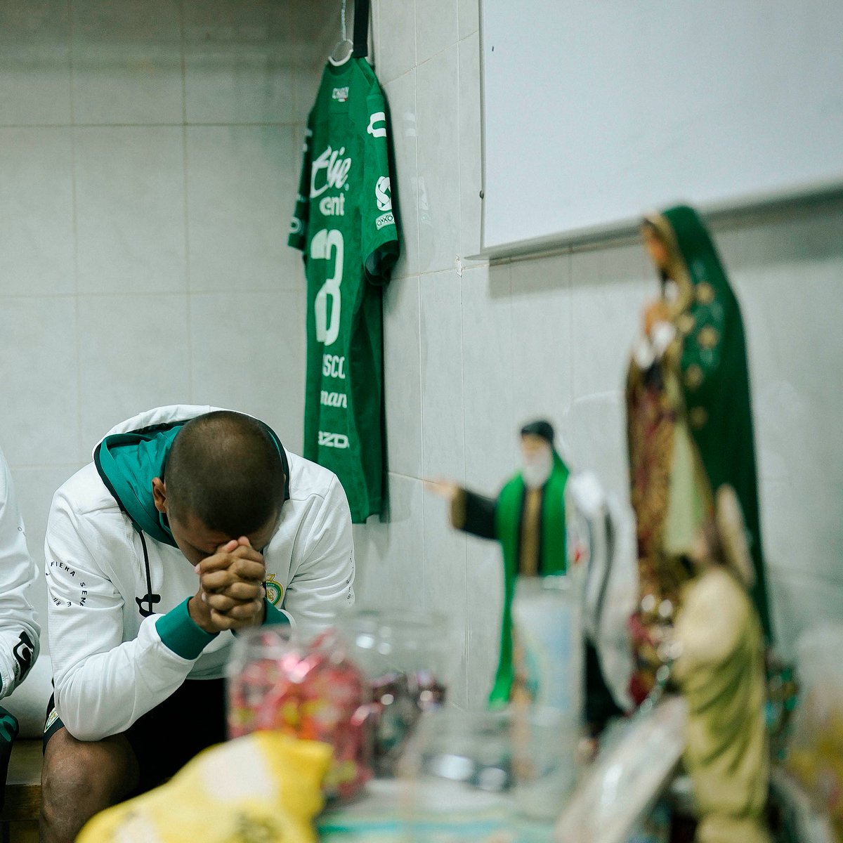 clubleonfc's tweet photo. La ilusión y la fe. 

No sé ustedes pero nos emocionan estos momentos. https://t.co/BugCL78RcP