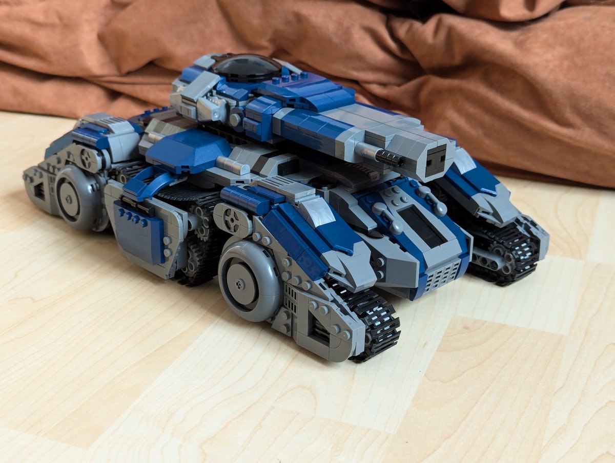 Its_a_Neteye's tweet photo. Was at a friends place yesterday, built this #Starcraft Siege-Tank from #Bluebrixx. 
Changing between tank and siege mode is a little challenge, but being able to even do that is awesome.

And i have still so many things to build... aaah :D will stream some of it!
#buildingbricks https://t.co/fAhK2TiZ6I