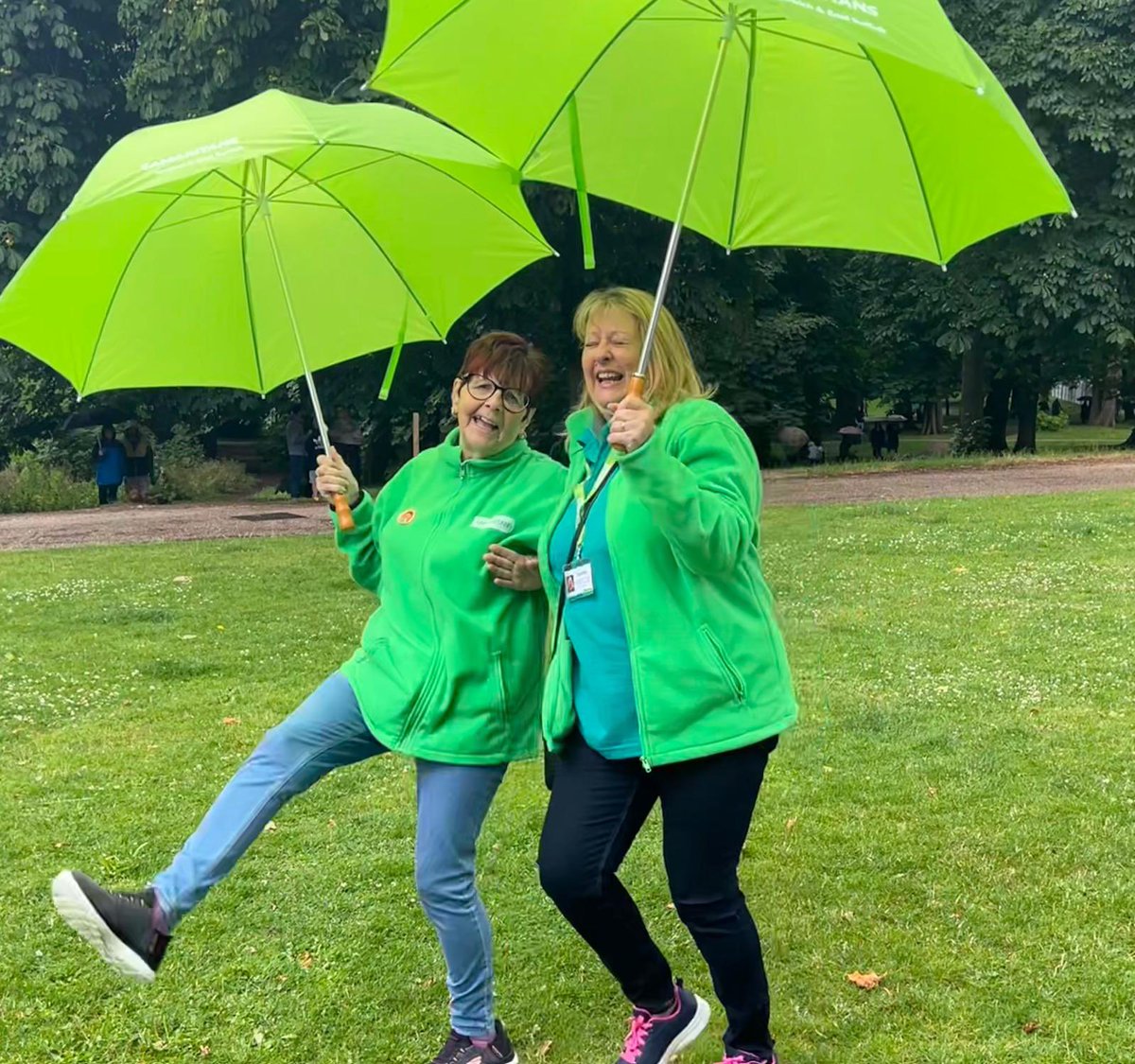 IpsSamaritans's tweet photo. “Singing in the rain” today…our @samaritans volunteers at the Ipswich music day. We enjoy attending events as well as providing support on the phone. If you would like to join our friendly team of volunteers please do get in touch…#ipswich #volunteering https://t.co/YiMKsNcZ56