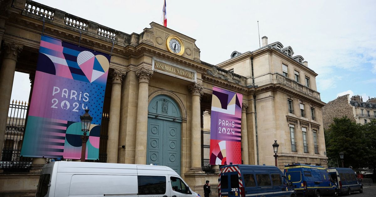 Left-wing New Popular Front coalition leads second round of French parliamentary elections –polls reut.rs/4bDRmyW