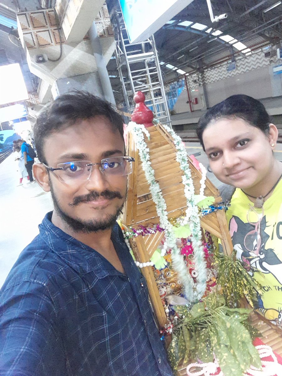 imHalderAvizeet's tweet photo. May first Time in Kolkata...

Mahaprabhu Jagannath , Balavadra &amp; Maa suvedra was Travelling in Metro on the occassion of Rath Yatra 🛕⭕️‼️⭕️🪷🕉🙏

#Rathajatra2024 #JagannathRath 
@metrorailwaykol https://t.co/CCYpxWVcqz