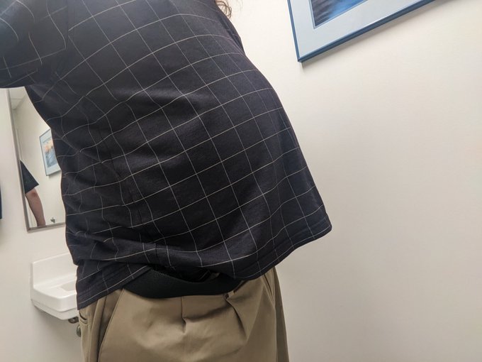 Shirt's a little short. Not even inflated today. https://t.co/jiNZCt1rim