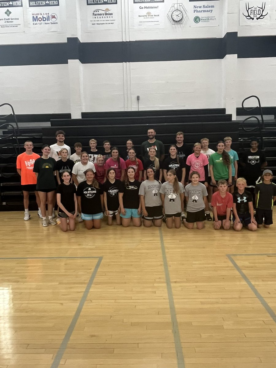 WMCamps's tweet photo. Great day of camp out in New Salem last week. Big shoutout to the head girls coach @Jaredkautzman on helping set us up! We had a lot of fun as the kids worked hard and were great listeners! 
#WMCamps #HardWork https://t.co/02PU2EYUwU
