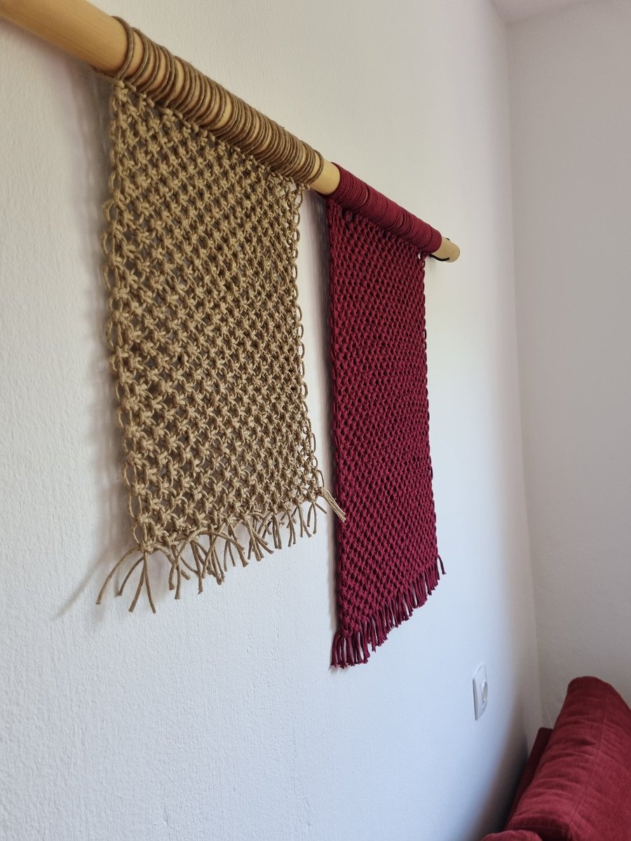 DesignsStilin's tweet photo. Macrame tapestry 🌹

#macramewallhanging #rucnirad #handmade #fiberart #homedecor #recycled #zagreb #stilindrsigns https://t.co/M1DYYGPAAG