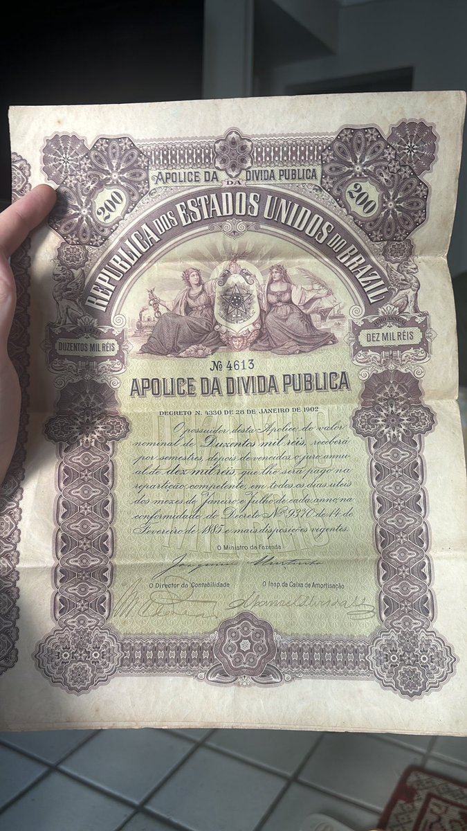 peuic's tweet photo. Achei alguns desse na casa de meu pai! Tamo rico? https://t.co/DCJqw0crwb