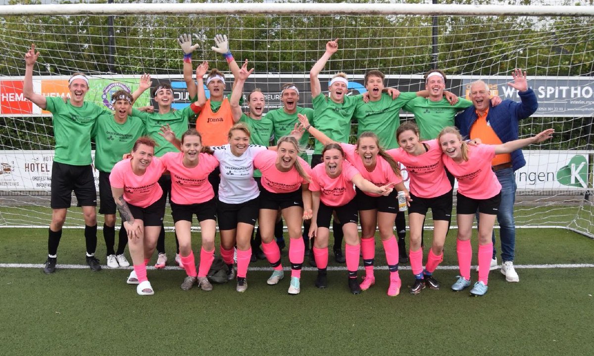 33e Slagerij Havinga Bedrijvenvoetbal Toernooi Bedum groot succes dlvr.it/T9HBLs #bedum #bedumer #hethogeland