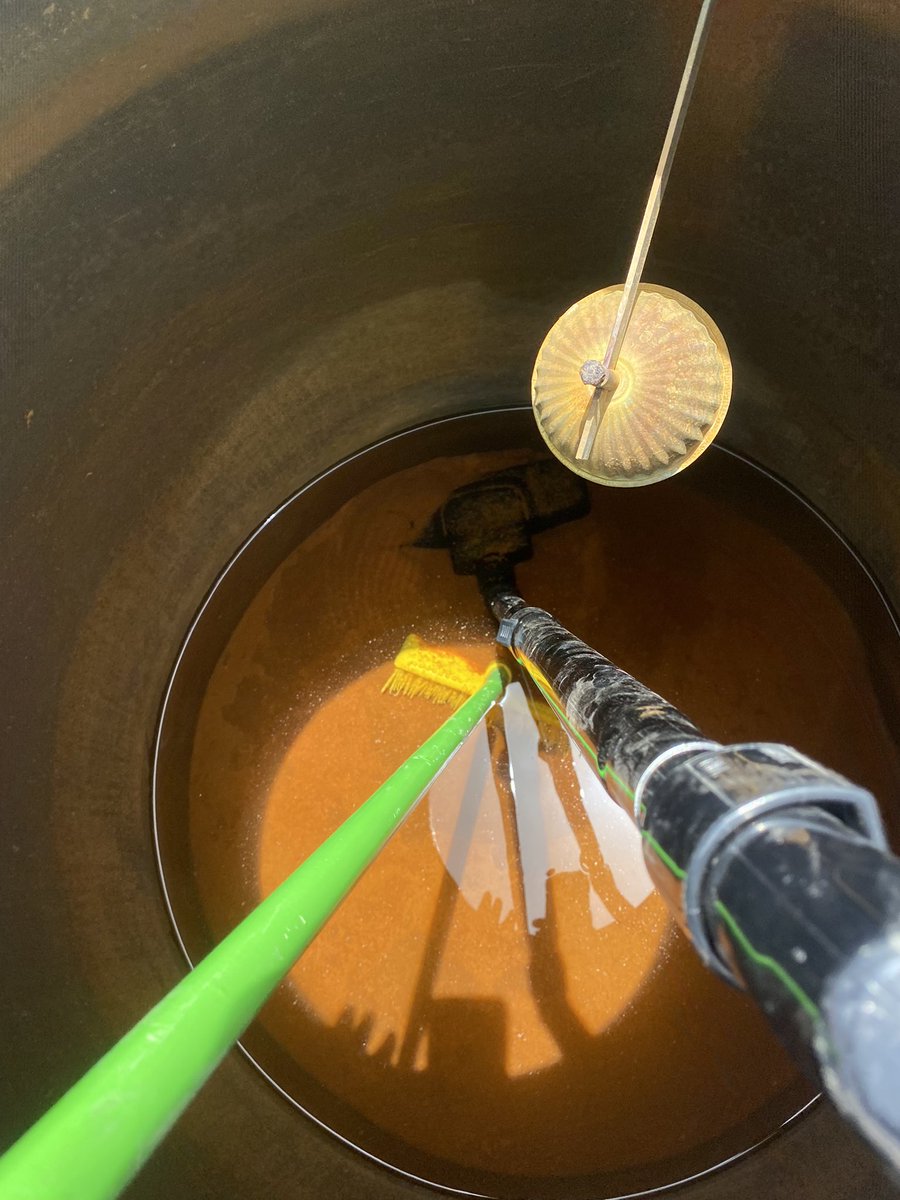 CleanwaterSen's tweet photo. Pourquoi nettoyer votre réservoir d'eau ? Les bactéries et autres contaminants peuvent s'accumuler et polluer votre eau du robinet. Clean Water Senegal vous offre des services de nettoyage professionnels pour une eau pure et sûre. #EauPure #CleanWaterSenegal https://t.co/Hpg7eUlNWH