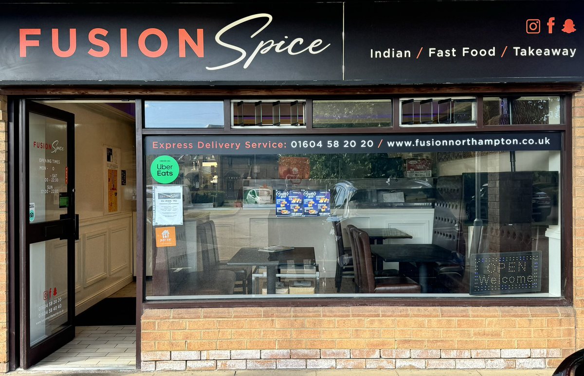 Curry, rice and naan!

Thanks to the management and chefs at Fusion Spice in conjunction with Shepherd &amp; Co Solicitors for providing tonight’s meals. 

The meals were given out by volunteers from <a href="/sccycnhampton/">SCCYC</a> . 

#GiveBack #Northampton #NorthantsTogether #Northantshour