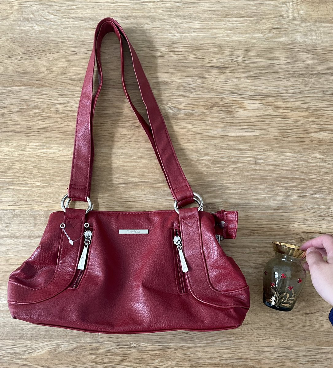 marinavonrey's tweet photo. Found this bag at the fleamarket for only 2€ and its the perfect color https://t.co/d1hD4Zhq2J