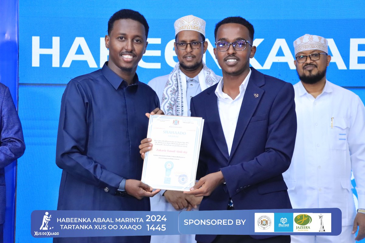 zackismail39401's tweet photo. Waxaan Aad &amp; Aad Ugu Faraxsanahay inaan Xirfadayda Digital Media-ha aan ugu Adeego Dadkayga &amp; Dalkayga. 

Waxaan Sameeyey Dhamaan Naqshadaha Kala duwan Ee Ololaha Xus Oo Xaaqo. 
Waxaan Rajaynayaa in Dalkeenu uu Noqdo Mid Xasiloon oo Barwaaqo ah. 

#Xus Oo Xaaqo 
#Zakariya Sky. https://t.co/JHhog2eBJ0
