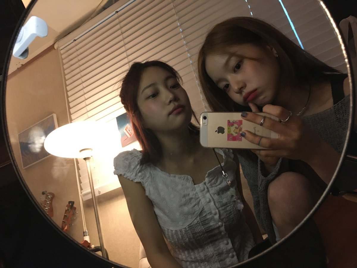jueunfolder's tweet image. jueun with rothy &amp;lt;3