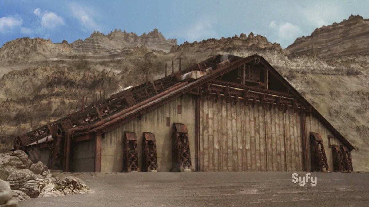 I wish Warehouse 13 was a real place. I’d totally try to get a job there. #Warehouse13 #rebootwarehouse13