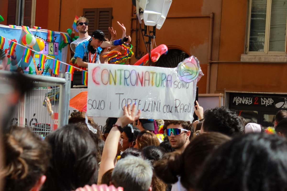 hugmetom's tweet image. alcune foto dal #ModenaPride e #BolognaPride: thread 🧵