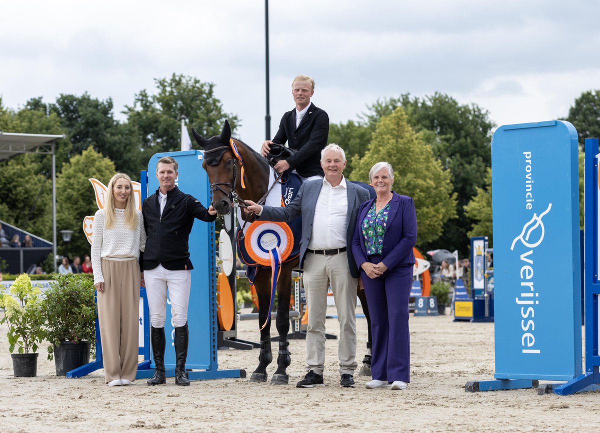 VechtdalTV's tweet image. Hessel Hoekstra houdt GP Ommen zege in Overijssel
----&amp;gt; ap.lc/cLiZE
#CSI #CSIOmmen #Ommen #Hippisch