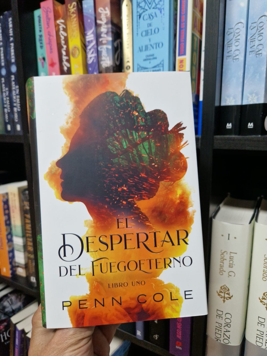 LibreriaYaya's tweet image. #eldespertardelfuegoeterno #libro1 @AuthorPennCole @TbrEditorial

A pesar de su juventud, Diem Bellator ya es una reputada sanadora. Su camino en la vida está marcado, y es envidiable para cualquier mortal...

#LibreriaYaya #arucas #LasPalmasDeGranCanaria