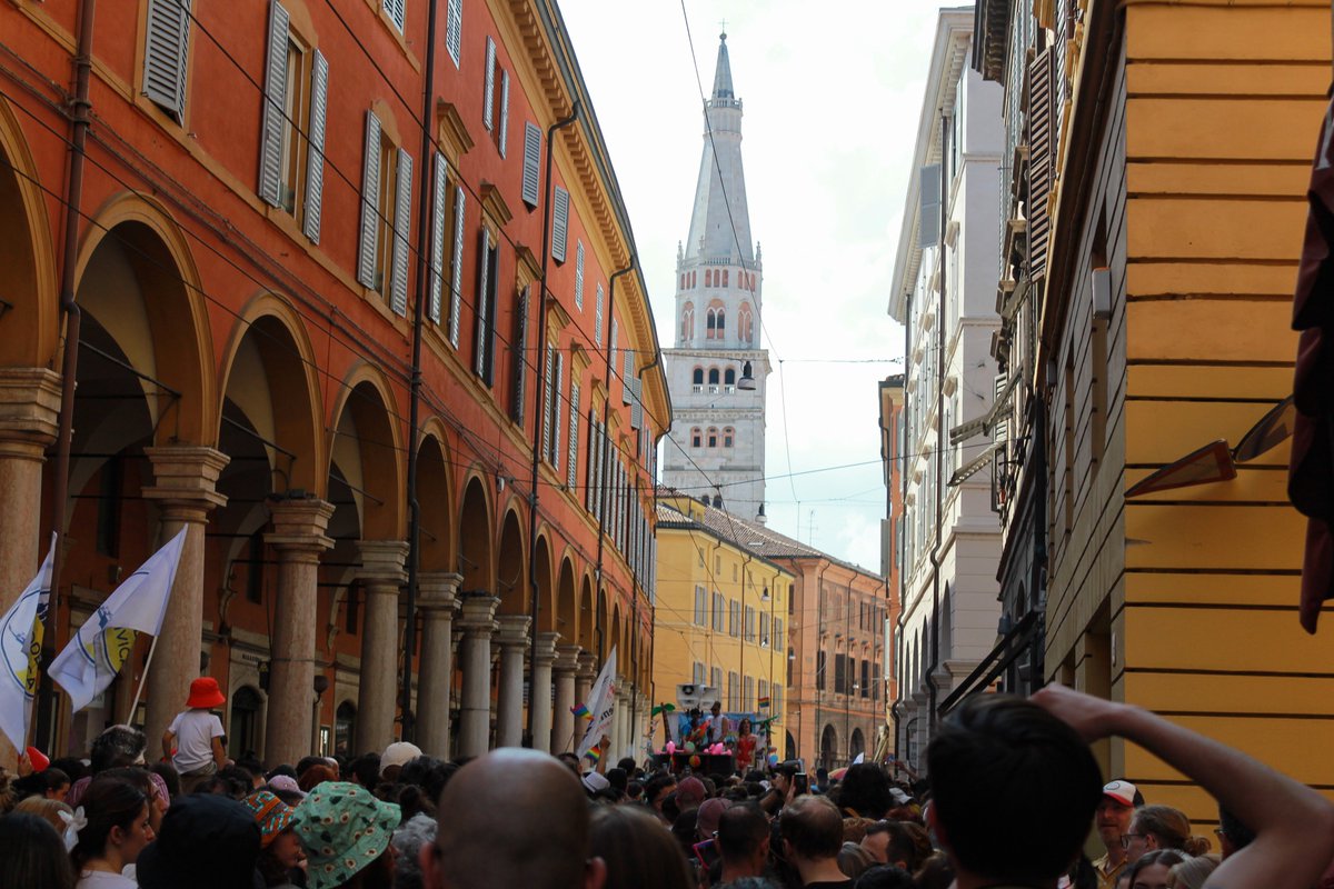 hugmetom's tweet image. ❤️🧡💚💙💜🤎🖤
#ModenaPride #BolognaPride