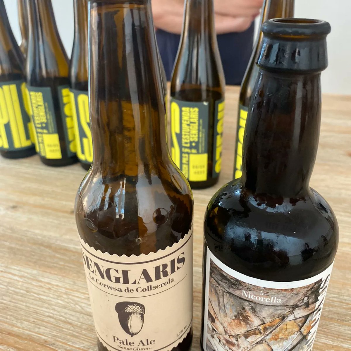 Francesc Carol (@francesccarol) on Twitter photo Matí al Casal de Mirasol en un tast de cerveses artesanes, dins dels actes de la Festa Major del districte. Interessant explicació per part de dels diversos components de la cervesa que canvien la tonalitat i el gust. La cervesa; més antiga que el vi des de fa 5.000 anys Matí al Casal de Mirasol en un tast de cerveses artesanes, dins dels actes de la Festa Major del districte. Interessant explicació per part de dels diversos components de la cervesa que canvien la tonalitat i el gust. La cervesa; més antiga que el vi des de fa 5.000 anys