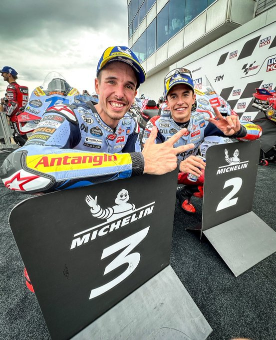 Des de 1997, dos germans no havien compartit podi a <a href="/MotoGP/">MotoGP™🏁</a>. Ho han aconseguit, com no, el <a href="/marcmarquez93/">Marc Márquez</a> i l’<a href="/alexmarquez73/">Alex Márquez</a>! Enhorabona! 🔥🔥🔥

Desde 1997, dos hermanos no habían compartido podio en <a href="/MotoGP/">MotoGP™🏁</a>. ¡Lo han conseguido, cómo no, Marc y Álex Márquez! ¡Enhorabuena! 🔥🔥🔥