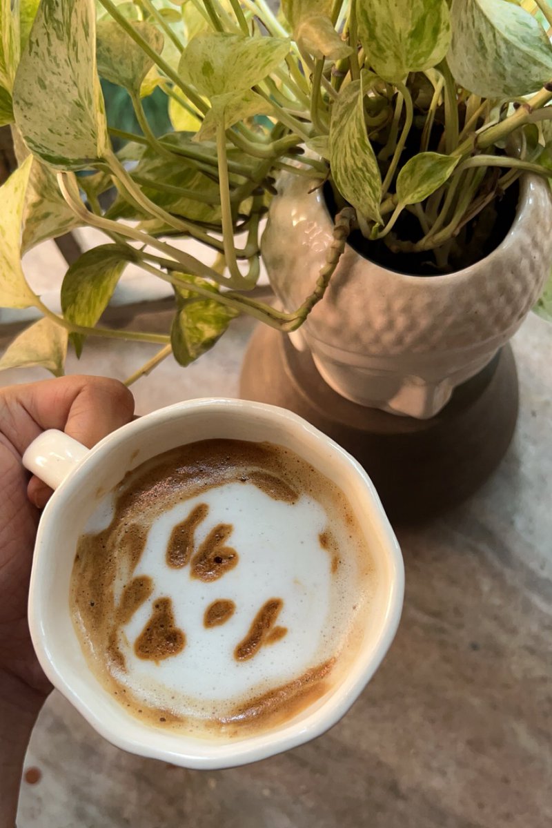 Is it just me or everyone draws in their coffee cup? 

PS: don’t let your Sunday scaries creep in, you’ll have a beautiful week ahead <3
