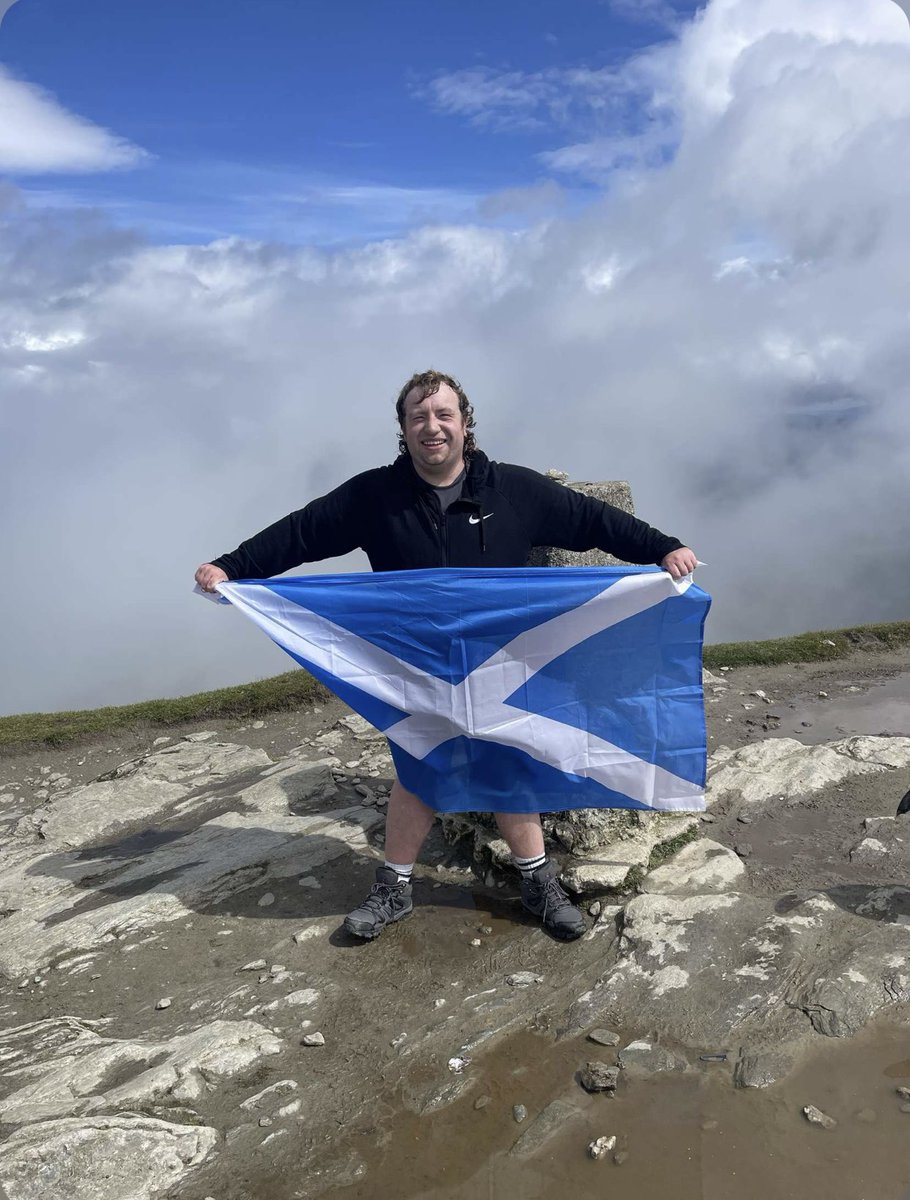 I did it my first ever Munro! 

🏴󠁧󠁢󠁳󠁣󠁴󠁿 BEN LOMOND  🏴󠁧󠁢󠁳󠁣󠁴󠁿

Scotland may never have won the euros but I won Ben lomond and that I am dam proud of