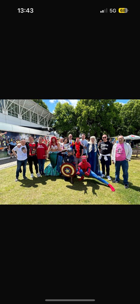 m_bond88's tweet photo. @GlamCricket enjoying the sun on a stag do https://t.co/LcTjYXx3M8
