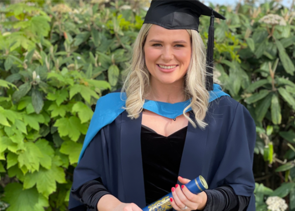 OU_STEM's tweet photo. With Results Day coming soon, OU graduate Jess knows how it feels to not get the results youโd hoped for. Despite failing two of her exams, Jess has since gone on to succeed, graduating with a Bachelor of Engineering (Honours).
https://t.co/7Wtv6mve6H
#STEMStudentSunday https://t.co/GuD432jaOZ