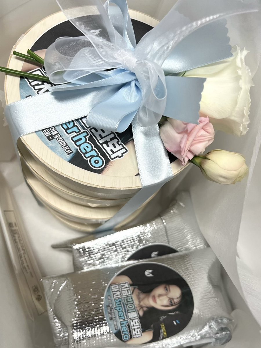 CHOIBOMINTL's tweet photo. 240707 BADVILLAIN's Vin on fancafe 

she mentioned  about his older brother, Bomin “And my brother (Bomin) congratulated me on BADVILLAIN's debut and sent me a surprise gift, which gave me even more strength✊🏻”

cr. PiBi270
#GoldenChild #골든차일드
#CHOIBOMIN #BOMIN #최보민 #보민 https://t.co/Jgv1NArl3C
