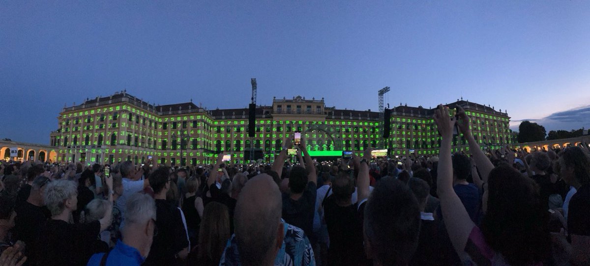 ⁦<a href="/kraftwerk/">Kraftwerk</a>⁩ playing ⁦<a href="/schonbrunn/">Schönbrunn Palace</a>⁩ last night in vienna
