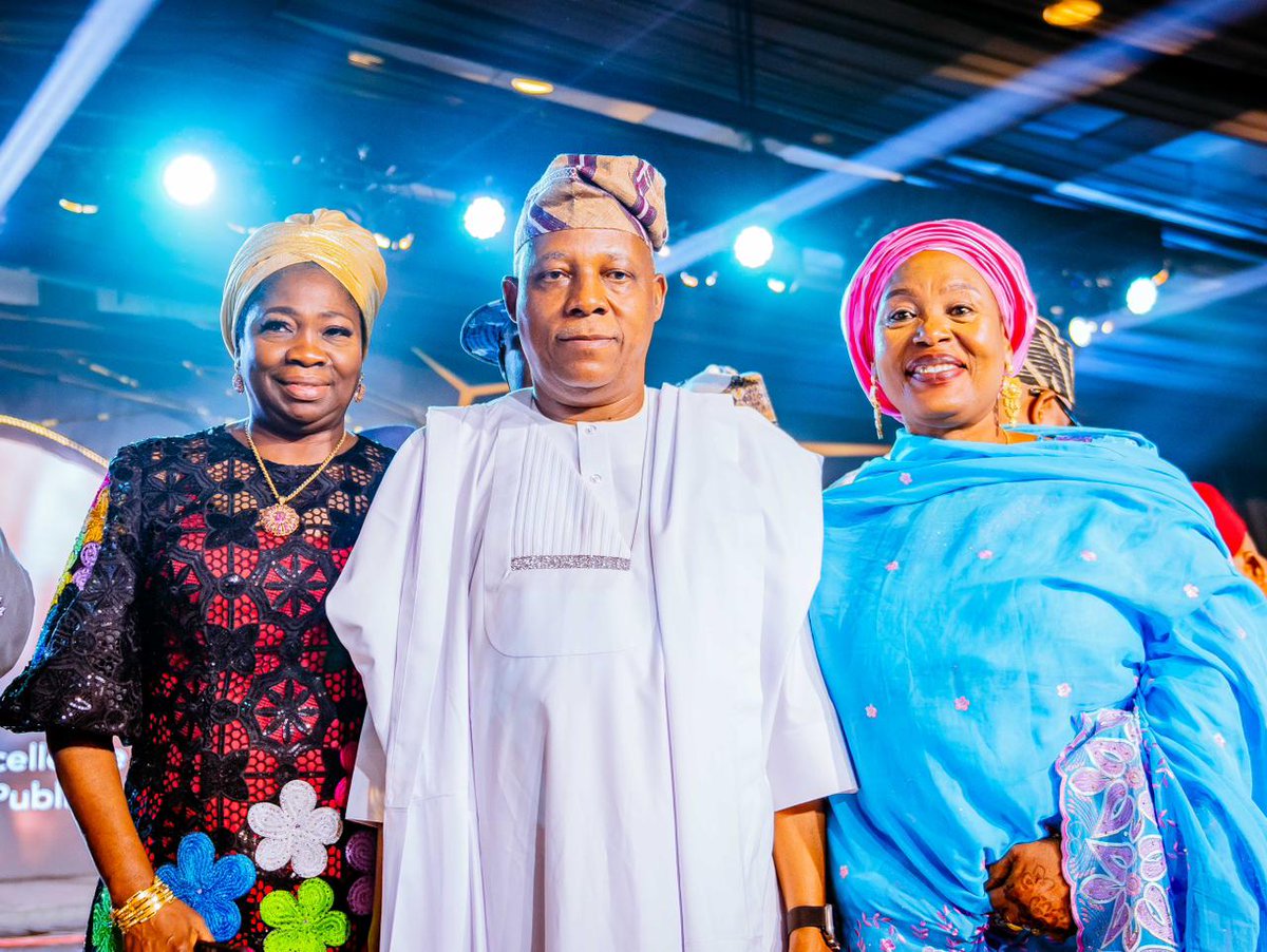 nidcom_gov's tweet photo. And enjoined all the officials to be selfless in their services to the nation.
Speaking with journalists after the event, Hon Abike expressed sincere appreciation for the honor, and pledged to redouble her efforts.
#NEAPSAward https://t.co/Rf6szjNtxj