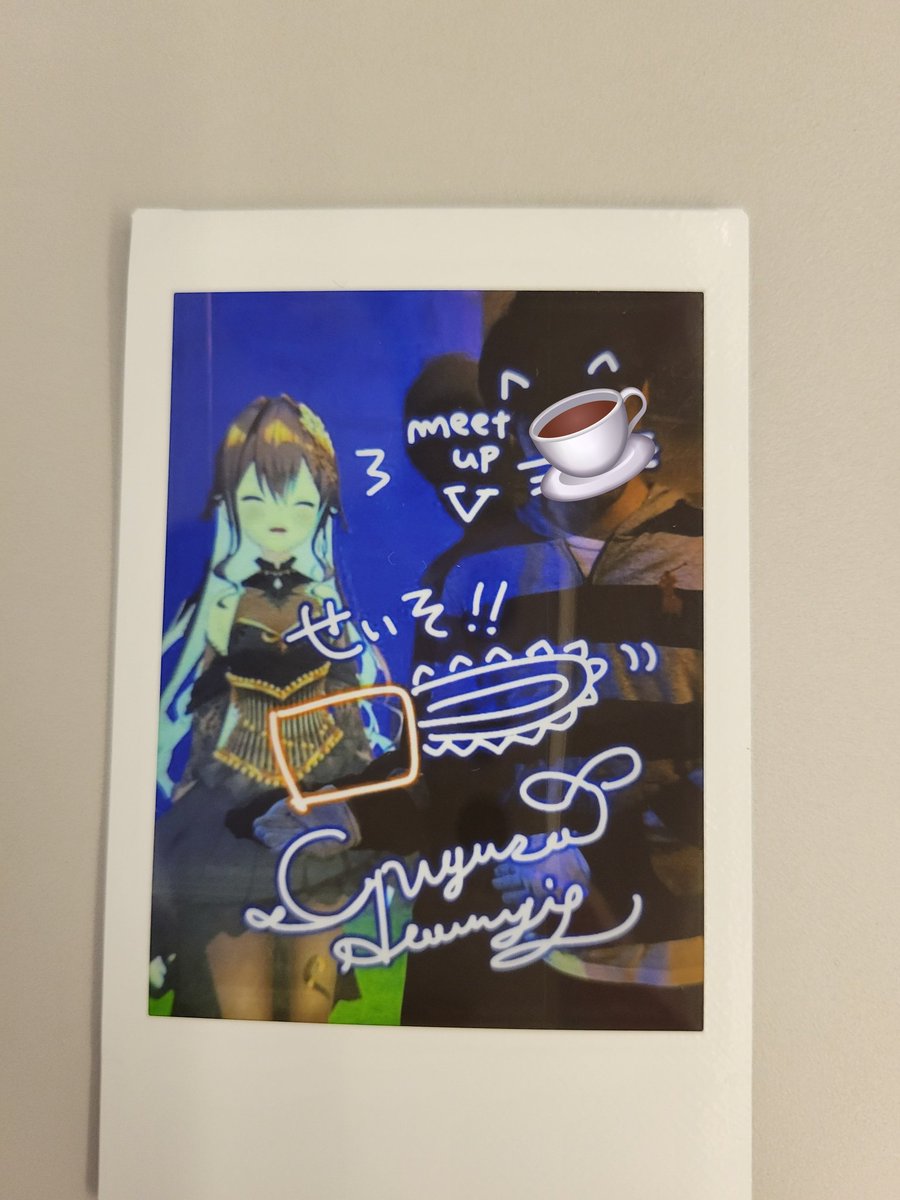 Marmitofu_NR05's tweet photo. チェキ撮影会(ボイス徴収)にて
ちぐさお嬢様に清楚を説きましたが、チェーンソーで切られましたわ……グェ
ちなみにみかん三郎は書いてもらえませんでした🥲
ゲームコーナーでは葉柳検定をしました
一人だけ間違えたりしたけど、当てるゲームで出した案で苦しめたからヨシ!
#meetupv #葉柳ちぐさ https://t.co/Ecw6l5E682