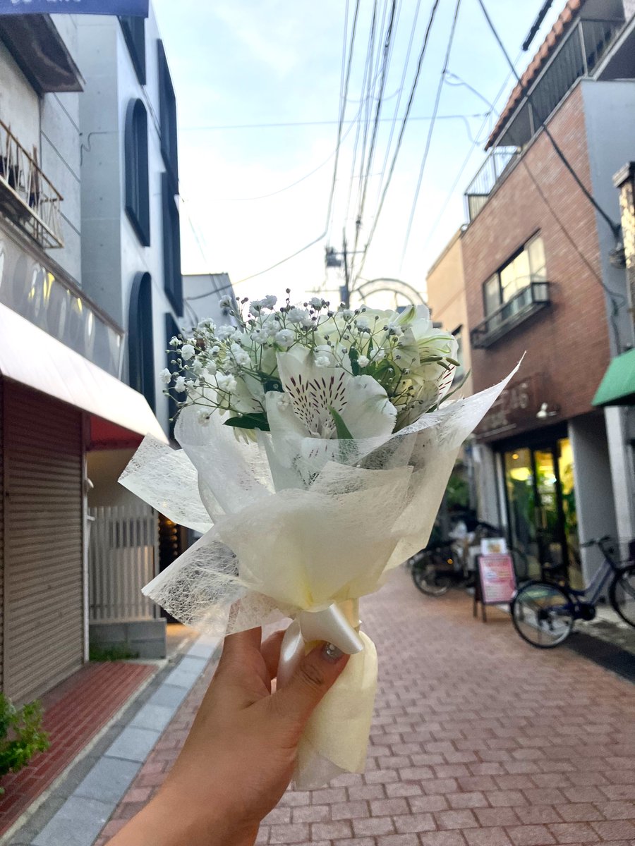 おはようございます☀
仕事をするうえで、心がけていることがあります！

『利他の心を持つこと』

自分がしている仕事の先には必ず人がいます😊
自分がしたことに対して、相手がどう思うか
考えて行動するって大事だなと思ってます🌷

本日もよろしくお願いいたします！
 
#フォロバ100
#相互フォロー