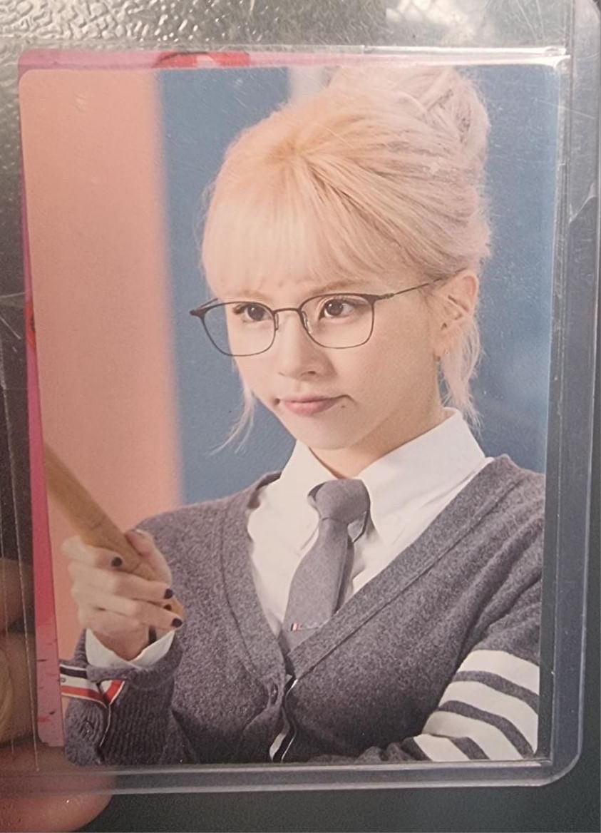 bleuwms's tweet photo. wts lfb FOL UNSEALED ALBUM
good &amp; mint condi strictly sold as set qyop, dm to negotiate

preferably within Cebu only

tags :
wts Ifb FOL formula of love album nayeon pc chaeyoung pc https://t.co/fhONMGYK6z