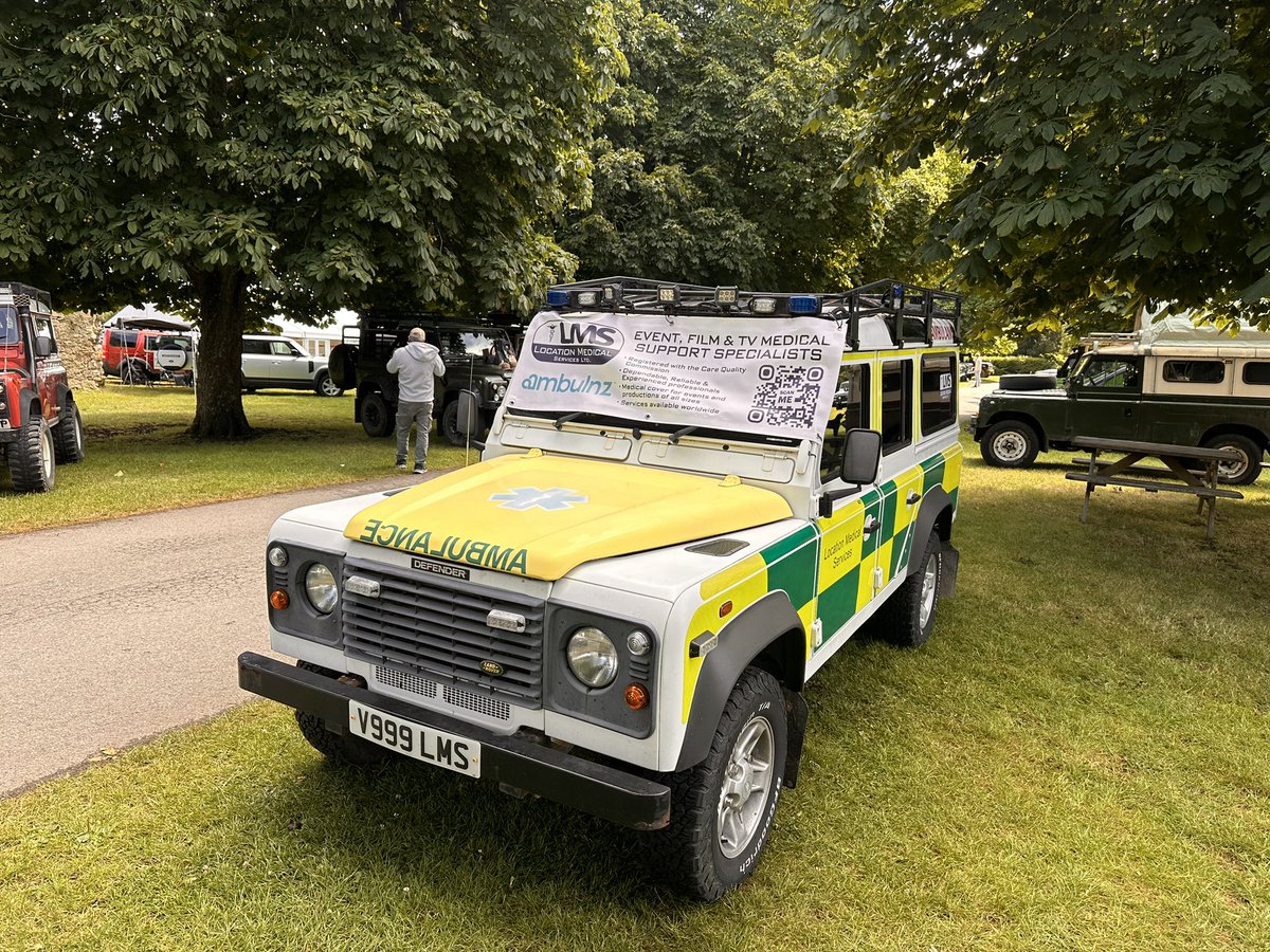 LukeGrinstead's tweet photo. Great day at @Beaulieu_Hants National Motor Museum Simply Land Rover event, in our #TeamLMS Defender of course! https://t.co/4i6WBDa3Q7