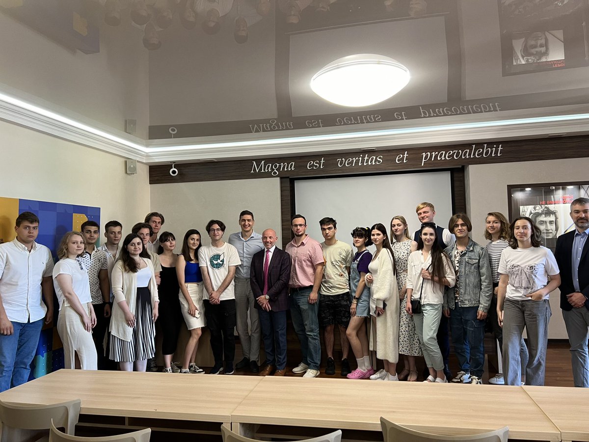 Vitaliy Poylin (@vitaliypoylin) on Twitter photo Talking about becoming physician-scientist at Bogomolets National Medical University in Kyiv, Ukraine. Thank you Zach Dietch of <a href="/NM_Transplant/">Northwestern Medicine Transplant</a> for your help talking to these young and eager doctors. Future is bright! Talking about becoming physician-scientist at Bogomolets National Medical University in Kyiv, Ukraine. Thank you Zach Dietch of <a href="/NM_Transplant/">Northwestern Medicine Transplant</a> for your help talking to these young and eager doctors. Future is bright!