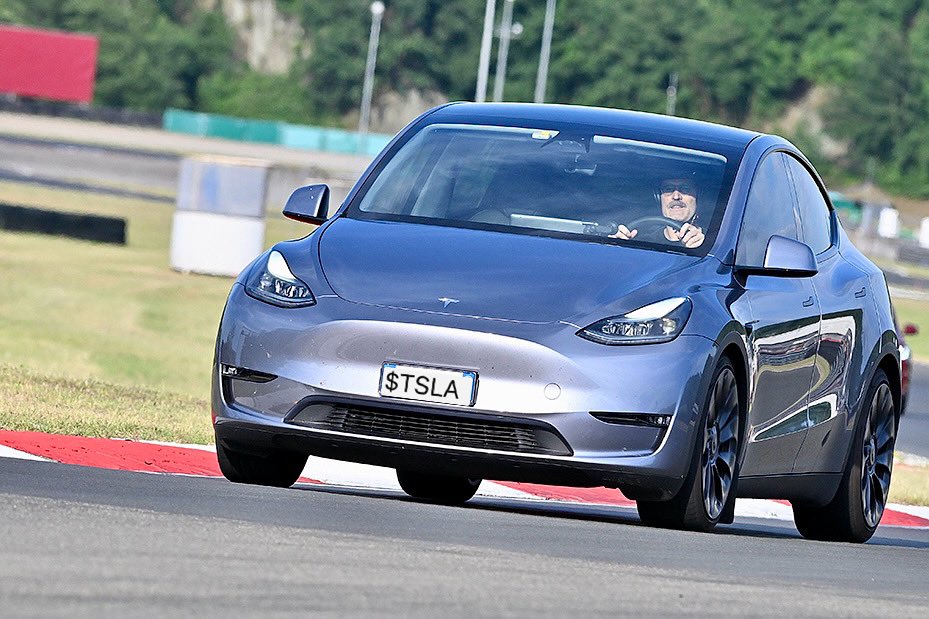 D4NiELE_18's tweet image. #trackmode