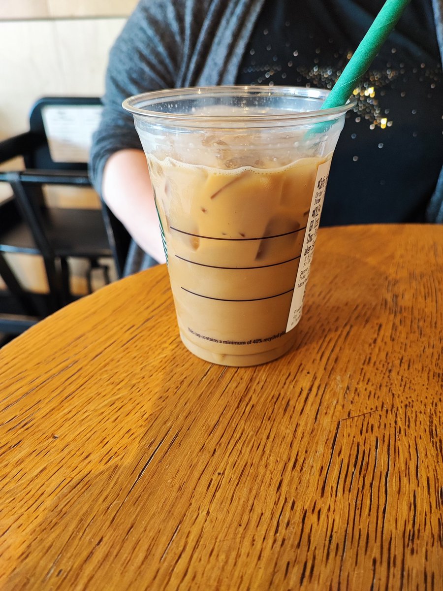 nobby_newbold's tweet photo. @StarbucksUK spot the difference...
Horrible experimental drink with not a hint of white chocolate about it #starbucks https://t.co/fzoN4ChYX8