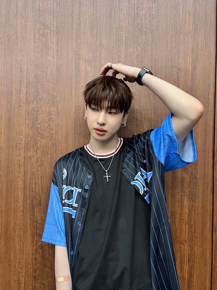 XODIAC_MEMBERS's tweet photo. [#다빈] 

9회말 2아웃
이번주 경기의 23번 마무리 등장⚾️

#XODIAC #소디엑 #DAVIN #다빈 https://t.co/vKo2GrgWgH