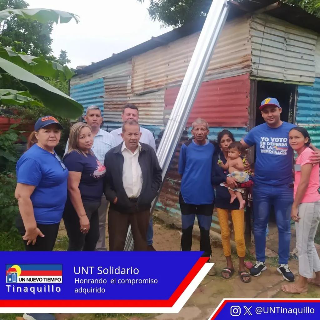 UNTinaquillo's tweet photo. #6Jul | Honrando el compromiso de nuestro Presidente Regional @VillanuevaUNT se realiza la entrega de techo para la vivienda de José Ochoa y Marilin Ollarves en la comunidad de la Floresta. https://t.co/BlgeRCu3wW