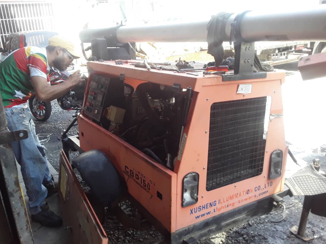 PrensaBnbt's tweet photo. El mantenimiento preventivo y correctivo de nuestros vehículos y maquinarias pesadas en la #GMBNBT #MÉRIDA ha sido todo un éxito. Gracias al apoyo de @gobernacionmrd 
@NicolasMaduro 
@delcyrodriguezv 
@GRaulparedes https://t.co/aRW2ry9yNR