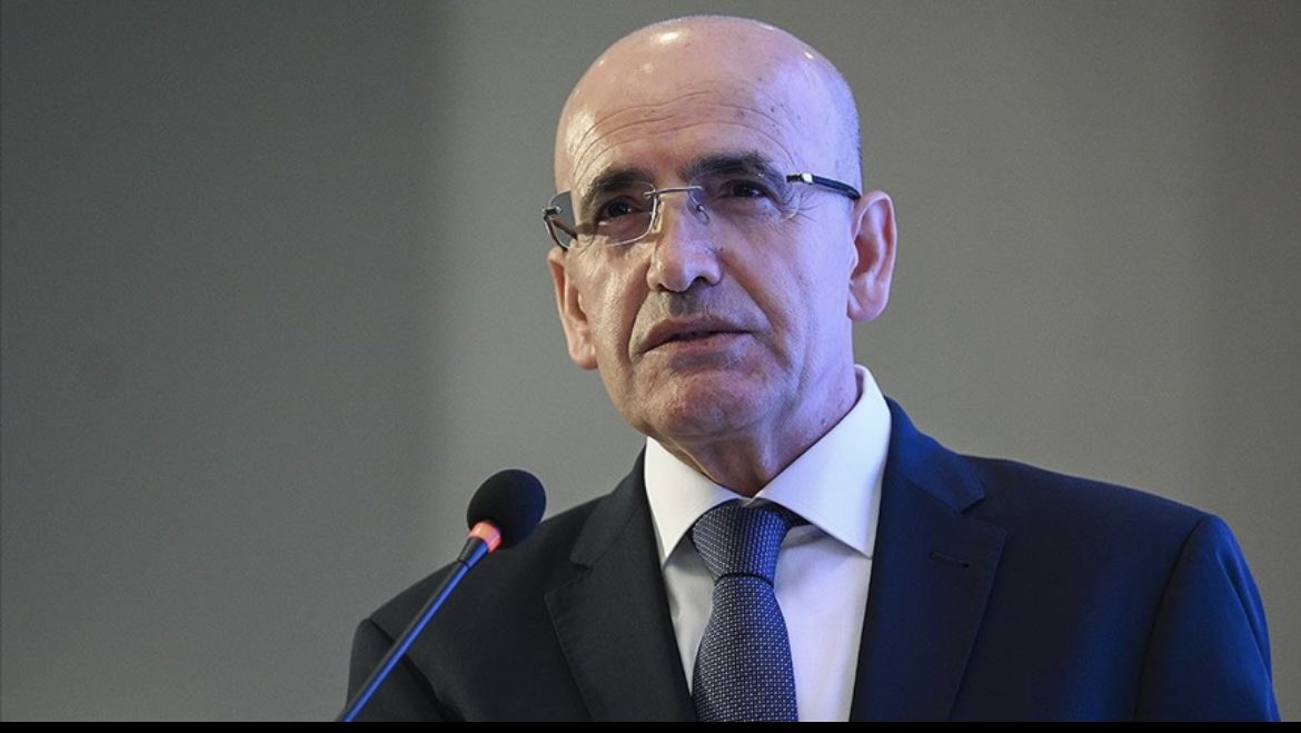 ADAMSIN. <a href="/memetsimsek/">Mehmet Simsek</a> 

Yarın meclise gelecek yasa ile
Artık

Kamu kurum ve kuruluşları ile belediye ve iştiraklerinde birden fazla görev yapanların sadece bir yerden maaş almaları, hakkı huzur ve ikramiyelerin sadece bir kere alınması meclisten geçecek.

Yani artık yok öyle